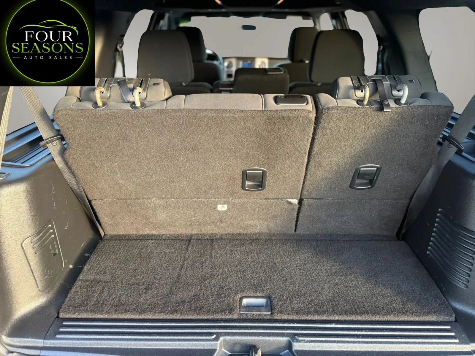 Used 2017 Ford Expedition XLT RWD image 8