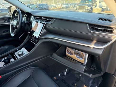 Certified 2022 Jeep Grand Cherokee Limited image 27