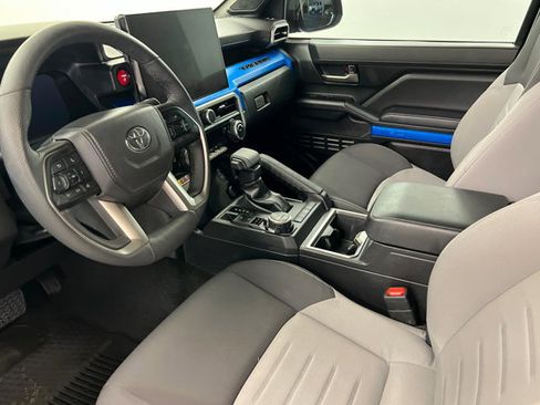 Used 2025 Toyota Tacoma TRD Off-Road w/ TRD Off Road Upgrade Package AWD/4WD image 15