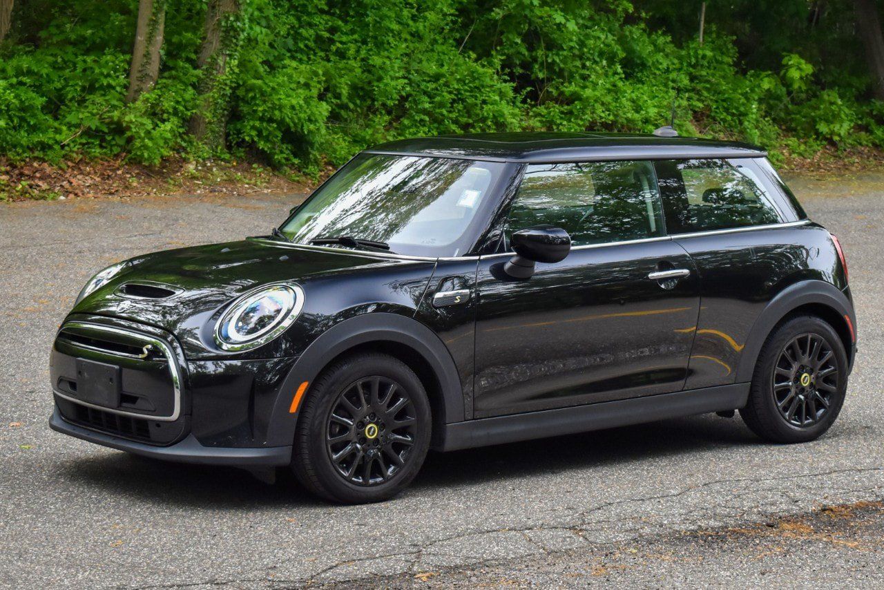 Used 2024 MINI Cooper SE FWD image 2