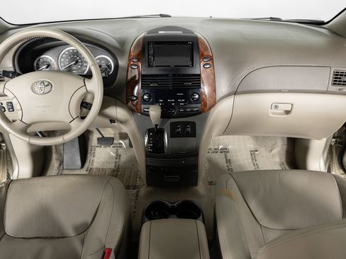 Used 2004 Toyota Sienna XLE Limited image 33