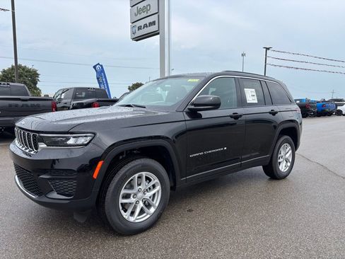 New 2025 Jeep Grand Cherokee Laredo X w/ Luxury Tech Group I AWD/4WD image 2