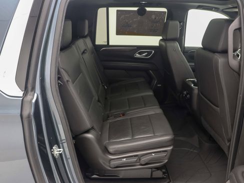 Used 2021 Chevrolet Suburban LT w/ LT Signature Package AWD/4WD image 15
