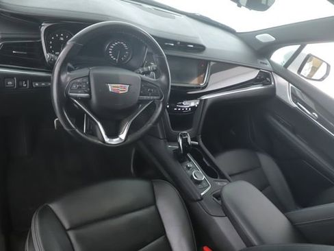 Used 2022 Cadillac XT6 Sport w/ Technology Package image 17