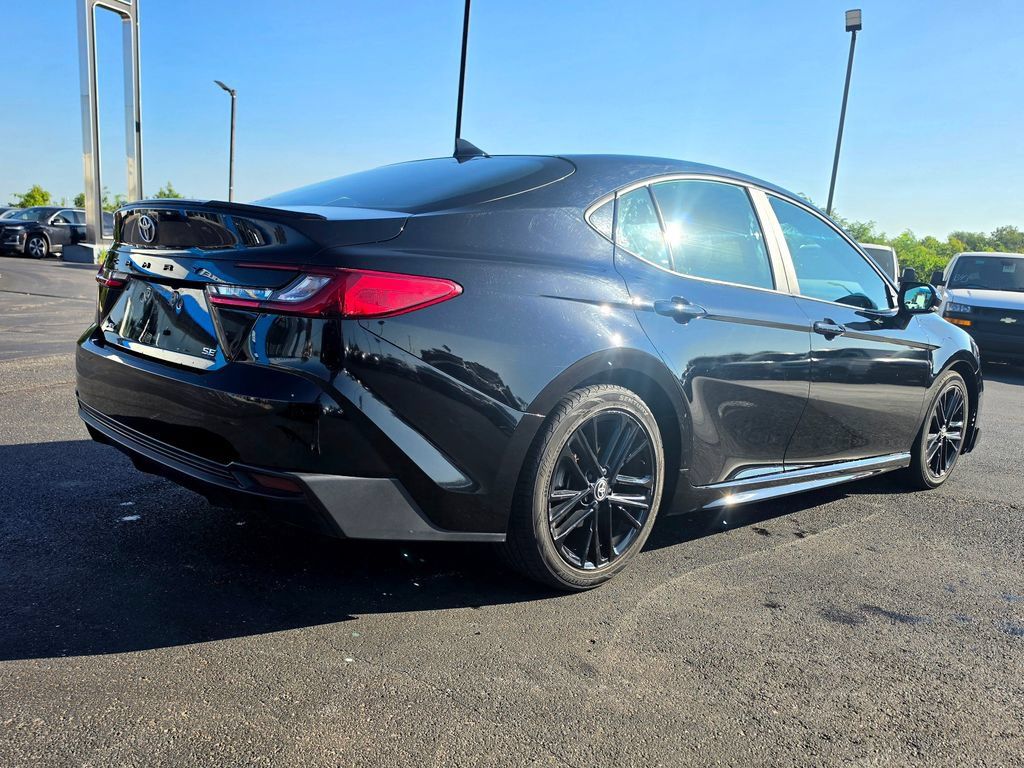 Used 2025 Toyota Camry SE FWD image 10