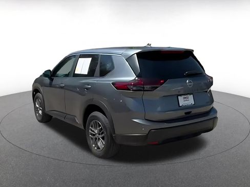 Used 2026 Nissan Rogue SV FWD image 9