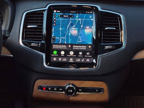 Used 2023 Volvo XC90 B5 Plus w/ Protection Package Premier AWD/4WD image 10