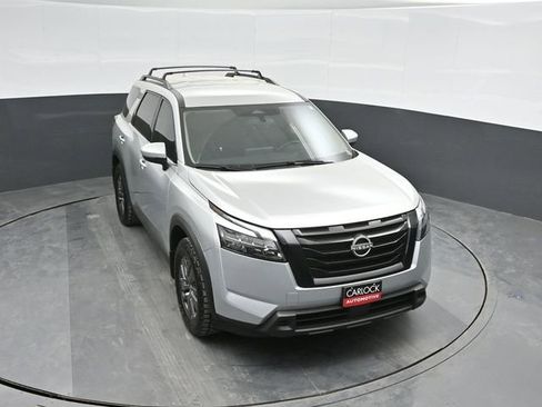 Used 2024 Nissan Pathfinder SV w/ Black Appearance Package image 41