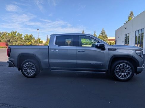 Used 2023 GMC Sierra 1500 Denali Ultimate AWD/4WD image 9