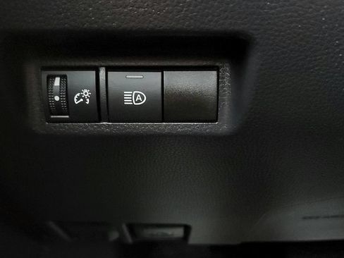 Certified 2021 Toyota RAV4 LE FWD image 32