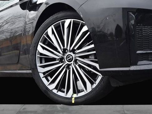 New 2025 Nissan Altima 2.5 SL image 3