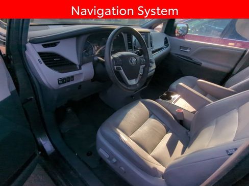 Used 2017 Toyota Sienna XLE Premium AWD/4WD image 8