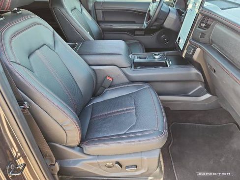 Used 2024 Ford Expedition Limited RWD image 28