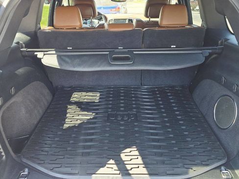 Used 2017 Jeep Grand Cherokee Summit image 12