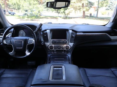Used 2015 GMC Yukon XL Denali w/ Premium Package image 16