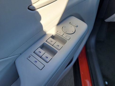 Used 2025 Hyundai Kona SEL FWD image 26