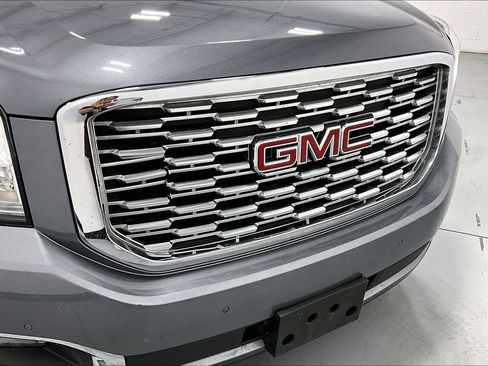 Used 2018 GMC Yukon Denali w/ Denali Ultimate Package AWD/4WD image 35