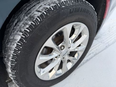 Used 2022 Chrysler Pacifica Touring-L image 12