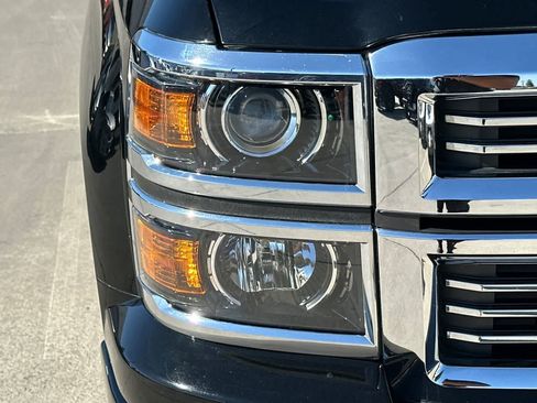 Used 2015 Chevrolet Silverado 1500 High Country w/ High Country Premium Package AWD/4WD image 30