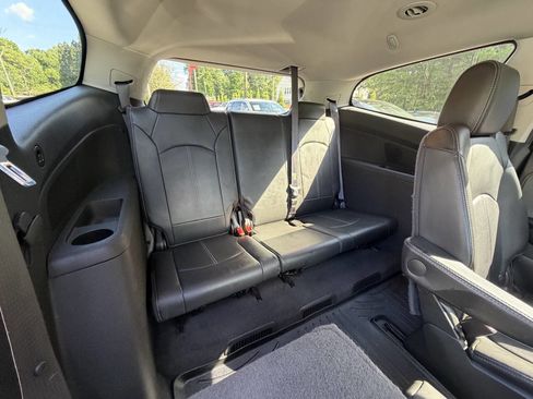 Used 2015 Chevrolet Traverse LT FWD image 29