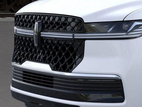 New 2026 Lincoln Navigator Reserve w/ Jet Appearance Package image 17