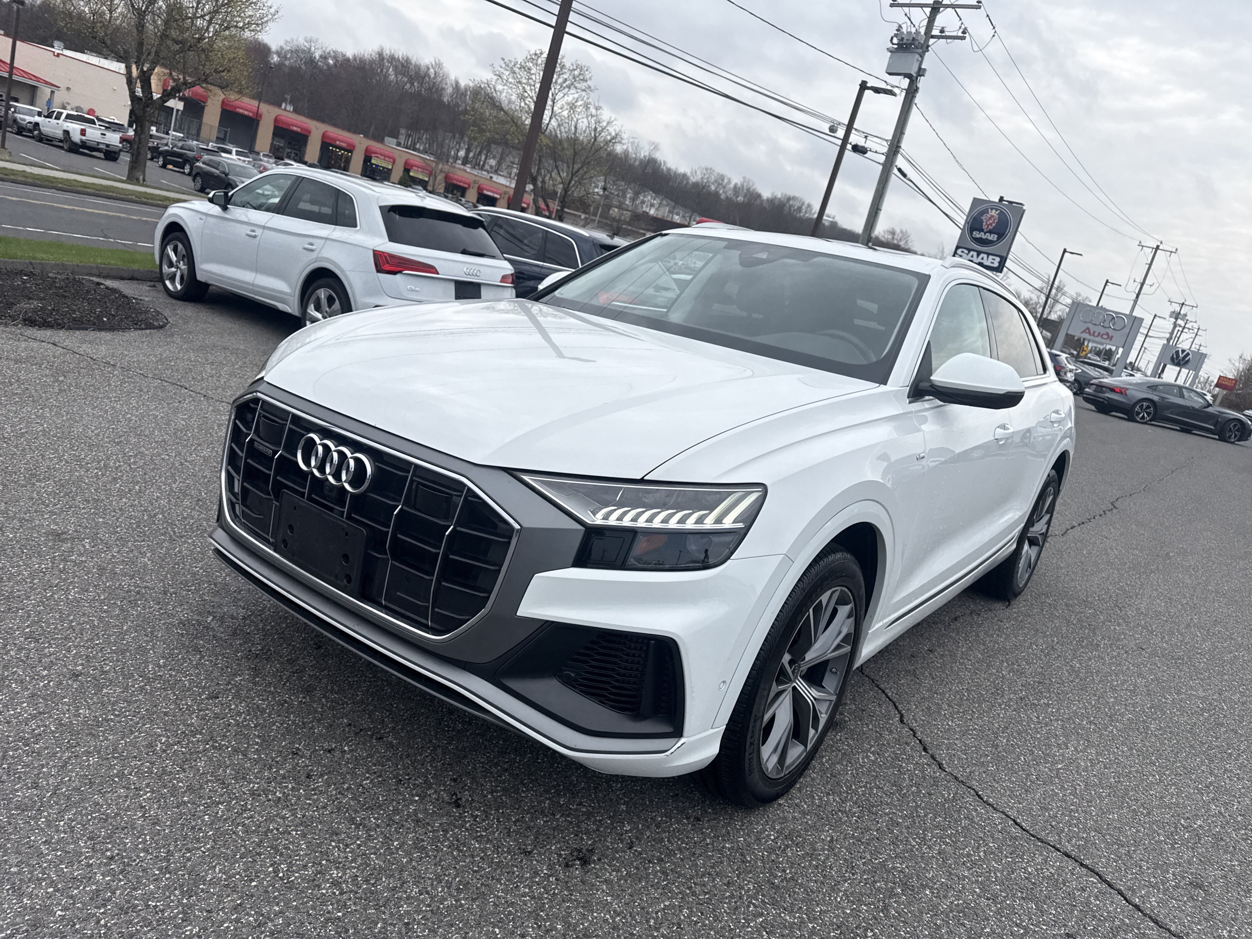 Certified 2023 Audi Q8 Premium Plus w/ Premium Plus Package AWD/4WD image 3
