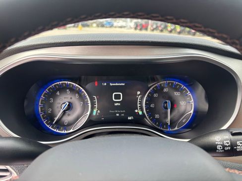 New 2026 Chrysler Pacifica Pinnacle image 14