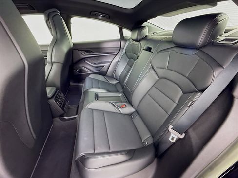 Used 2022 Porsche Taycan image 23