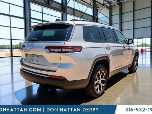 Used 2023 Jeep Grand Cherokee L Limited w/ Trailer Tow Group (B) AWD/4WD image 29