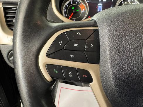 Used 2018 Jeep Cherokee Limited w/ Trailer Tow Group AWD/4WD image 15