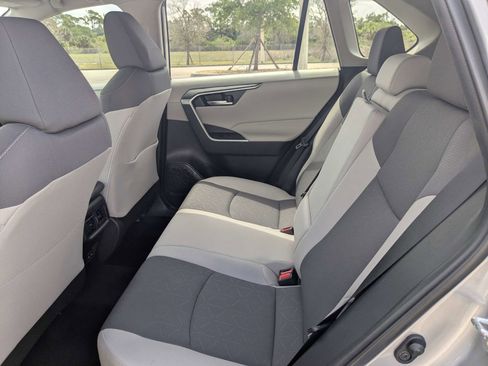 Used 2025 Toyota RAV4 XLE w/ Convenience Package FWD image 18