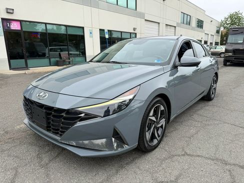Used 2021 Hyundai Elantra Limited w/ Cargo Package FWD image 10