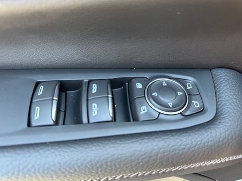 Used 2026 GMC Yukon XL Denali w/ Denali Reserve Package AWD/4WD image 21