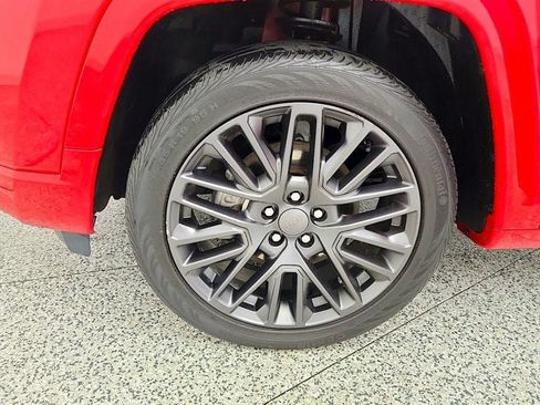 Used 2022 Jeep Compass Limited w/ (RED) Package AWD/4WD image 9