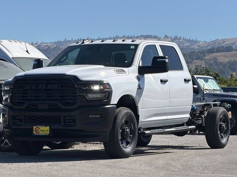 New 2026 RAM 3500 Tradesman AWD/4WD image 9