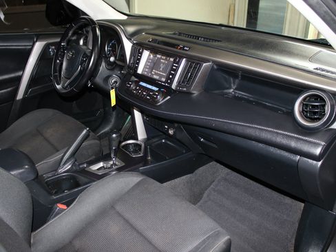 Used 2017 Toyota RAV4 XLE FWD image 27