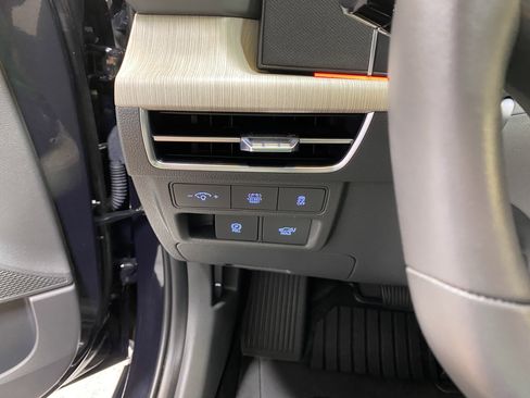 Used 2025 Hyundai Sonata Limited image 35