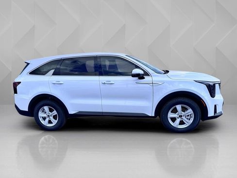 New 2026 Kia Sorento LX FWD image 4