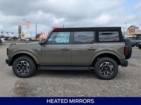 New 2025 Ford Bronco Outer Banks image 9