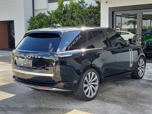 Used 2023 Land Rover Range Rover Autobiography AWD/4WD image 4