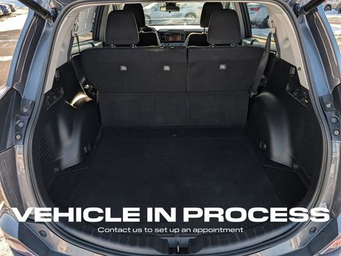 Used 2018 Toyota RAV4 XLE image 18