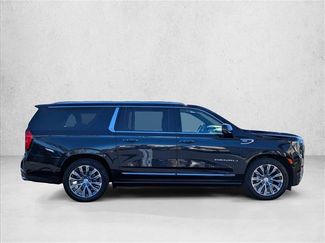 Used 2021 GMC Yukon XL Denali w/ Denali Ultimate Package video 4