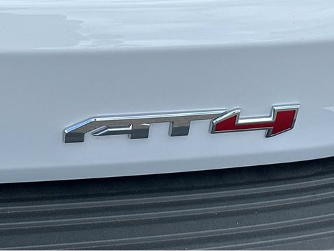 New 2026 GMC Yukon AT4 w/ AT4 Premium Plus Package AWD/4WD image 9