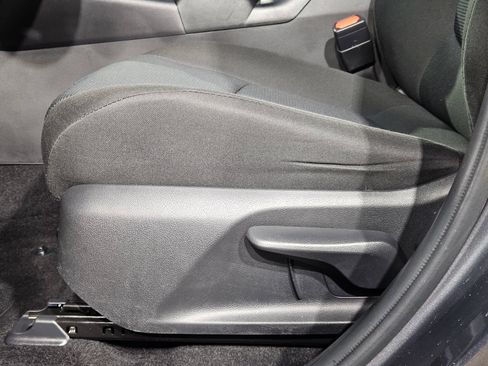 Certified 2025 Toyota RAV4 LE AWD/4WD image 23