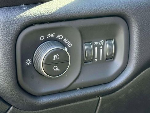 New 2026 RAM 2500 Laramie AWD/4WD image 9