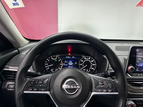 Used 2023 Nissan Altima 2.5 SV image 17