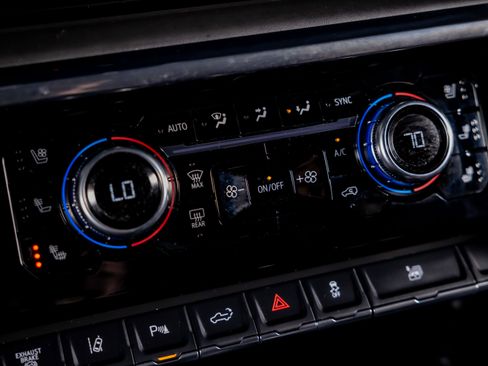 Used 2025 GMC Sierra 3500 Denali Ultimate image 37