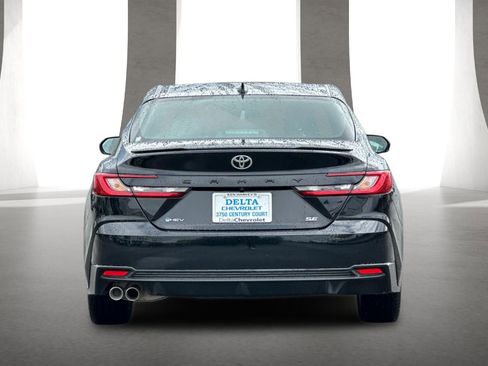 Used 2025 Toyota Camry SE image 5