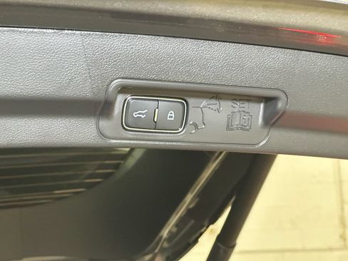 Used 2026 Ford Explorer ST-Line w/ ST-Line Street Pack AWD/4WD image 19
