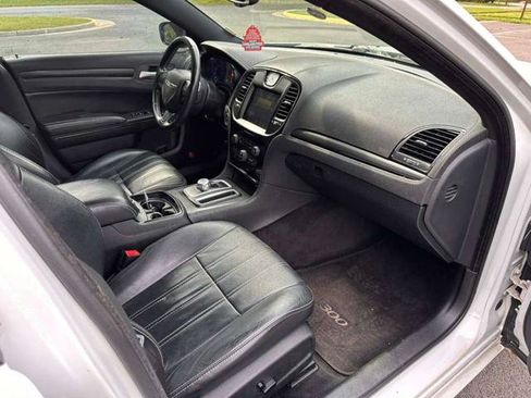 Used 2015 Chrysler 300 S w/ 300S Premium Group RWD image 9